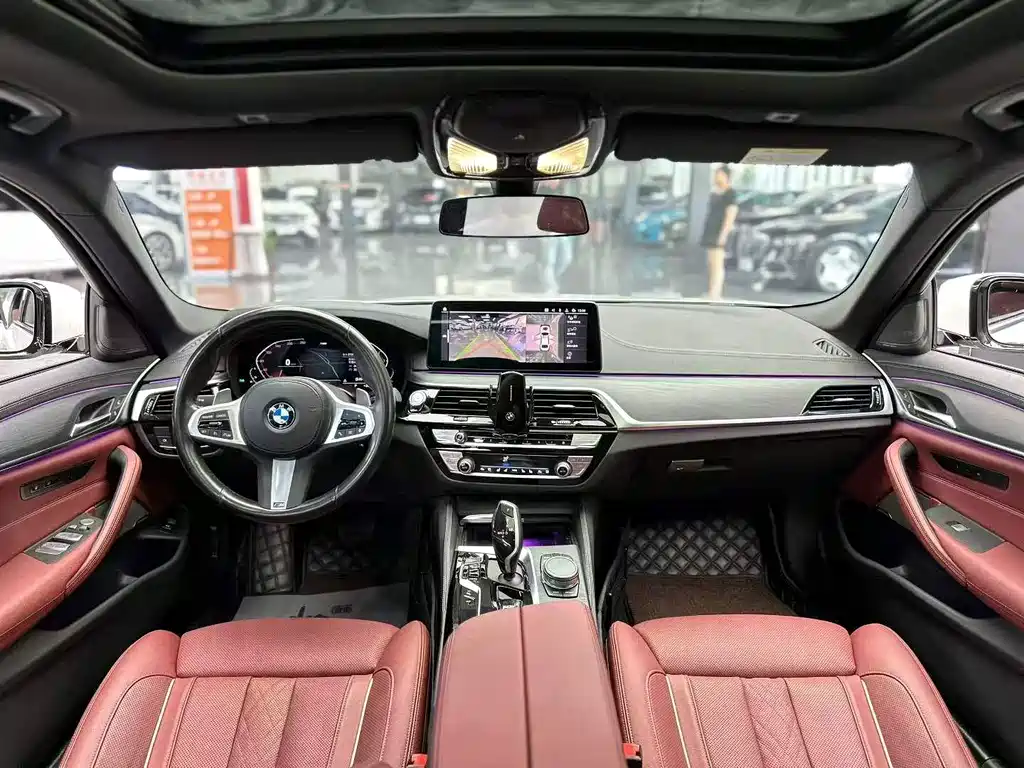 BMW 5 Series — миниатюра 7