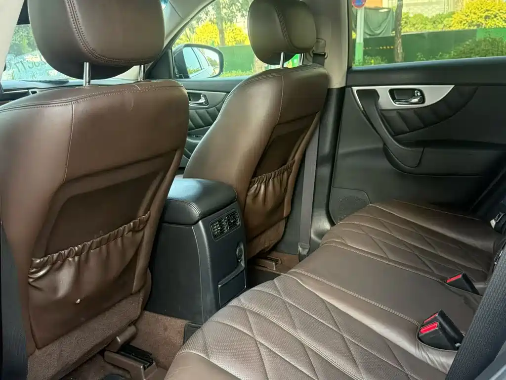 Infiniti FX — миниатюра 8