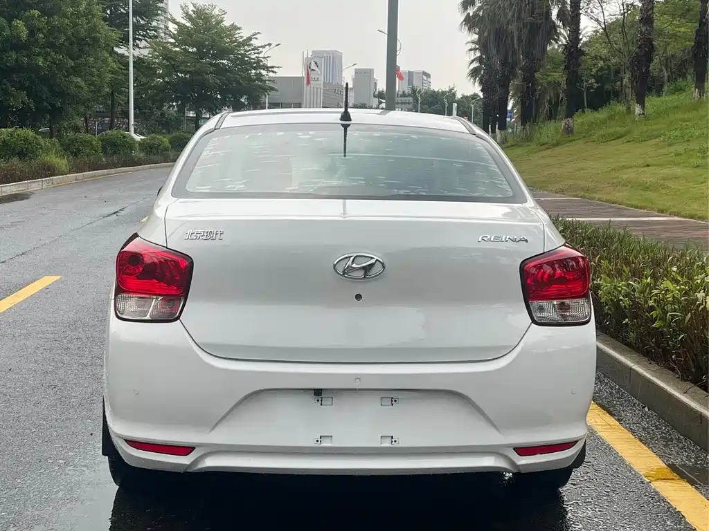 Hyundai Verna - фото 3