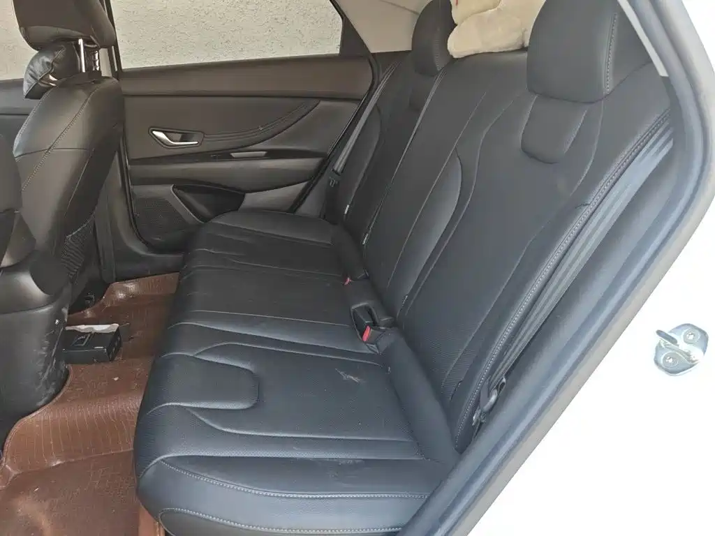Hyundai Elantra — миниатюра 18