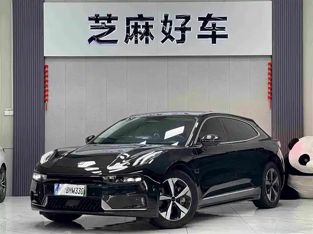 2022 Zeekr 001
