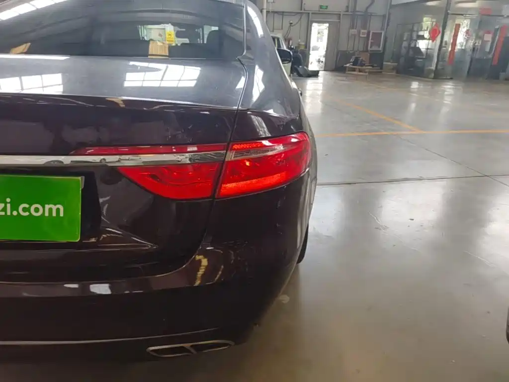 Jaguar XFL — миниатюра 8