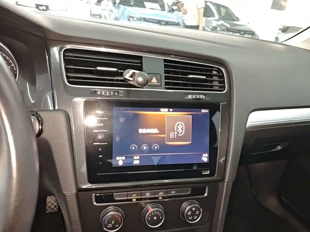 Volkswagen Golf — миниатюра 13