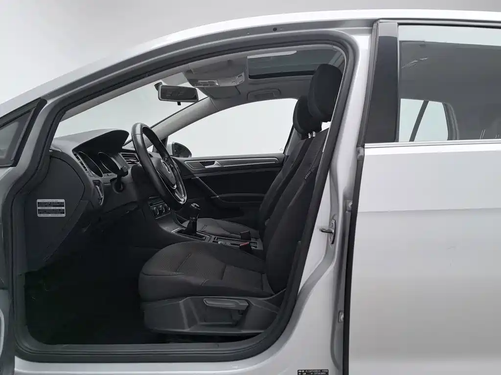 Volkswagen Golf — миниатюра 10