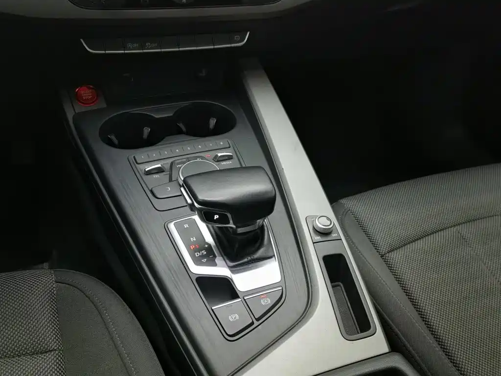 Audi A4L — миниатюра 13