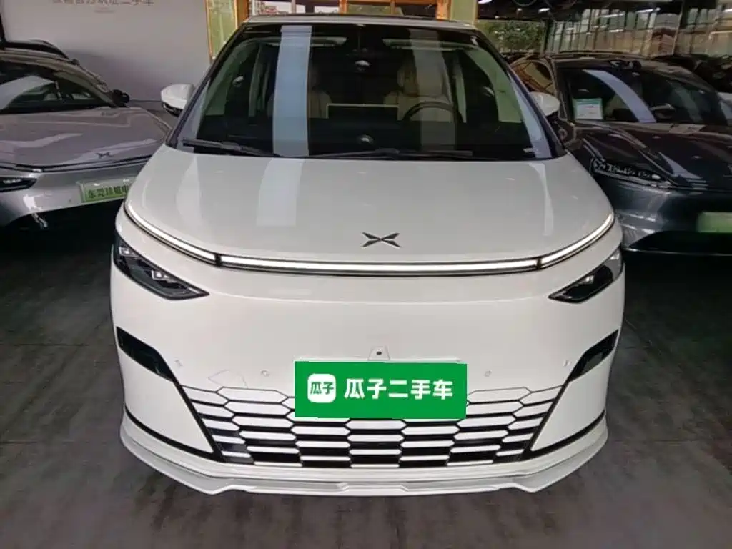XPeng X9 — миниатюра 3
