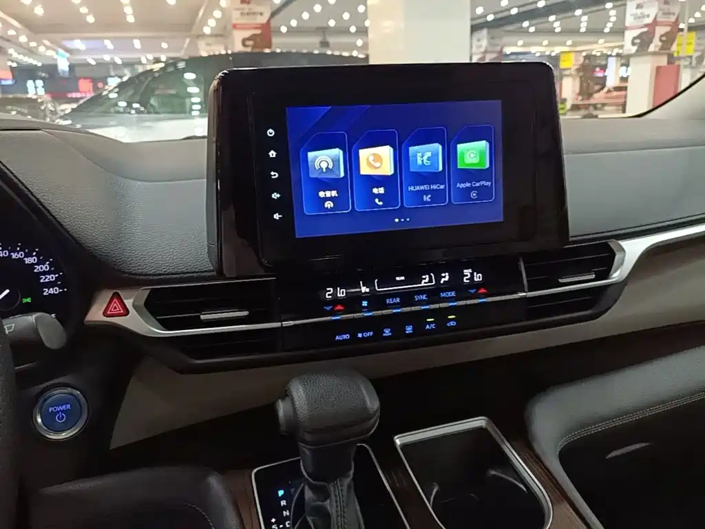 Toyota Sienna — миниатюра 13
