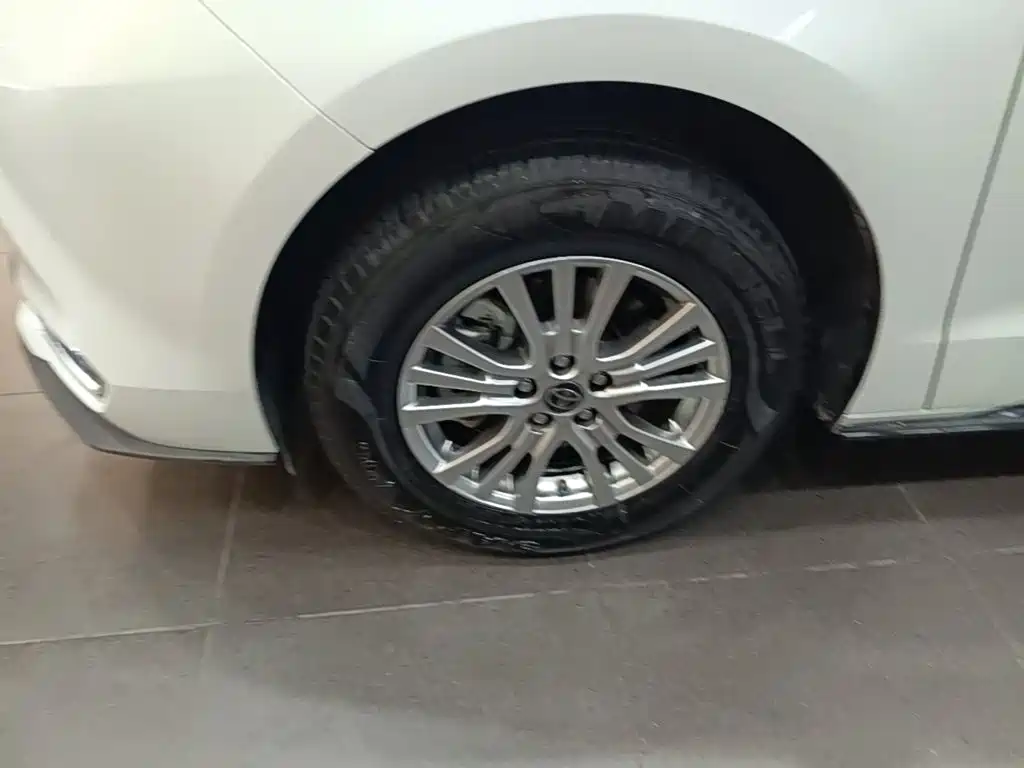 Toyota Sienna — миниатюра 23