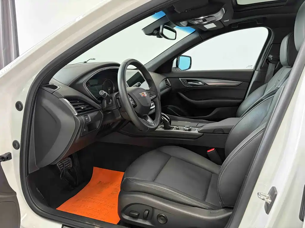 Cadillac CT5 2023 28T