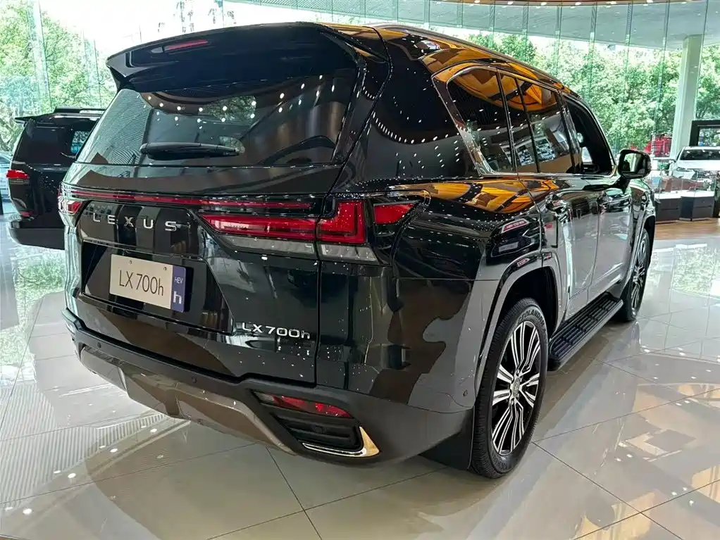 Lexus LX — миниатюра 4