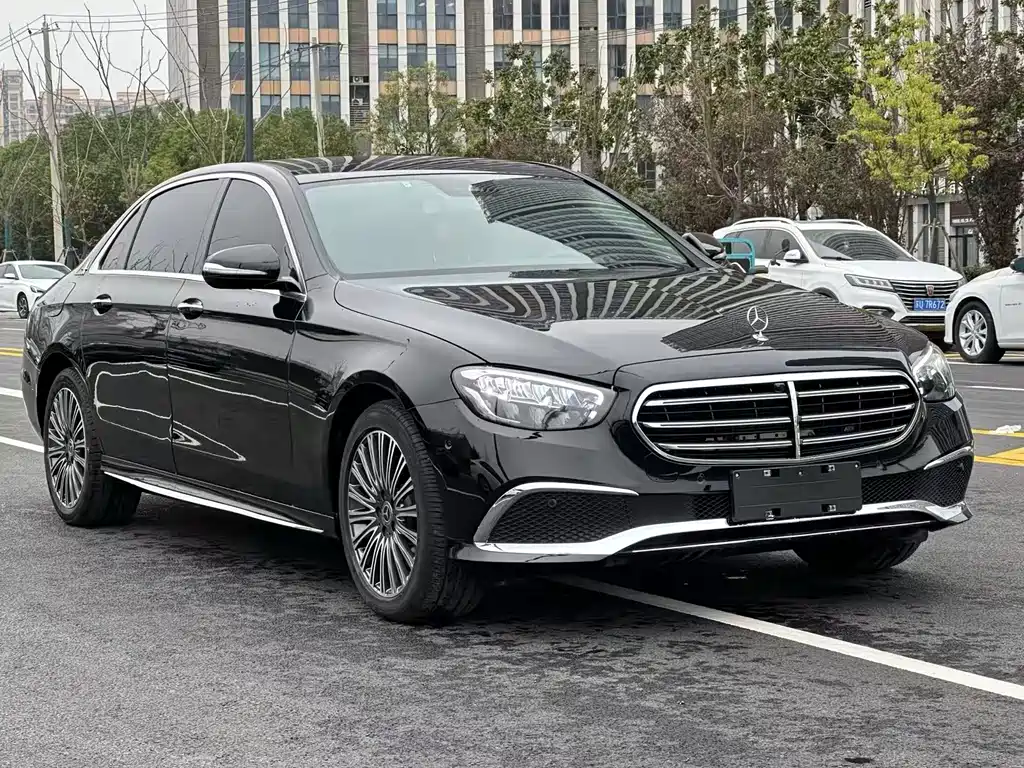 Mercedes-Benz E-Class — миниатюра 3