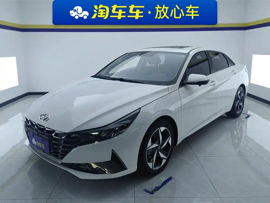 Купить Hyundai Elantra