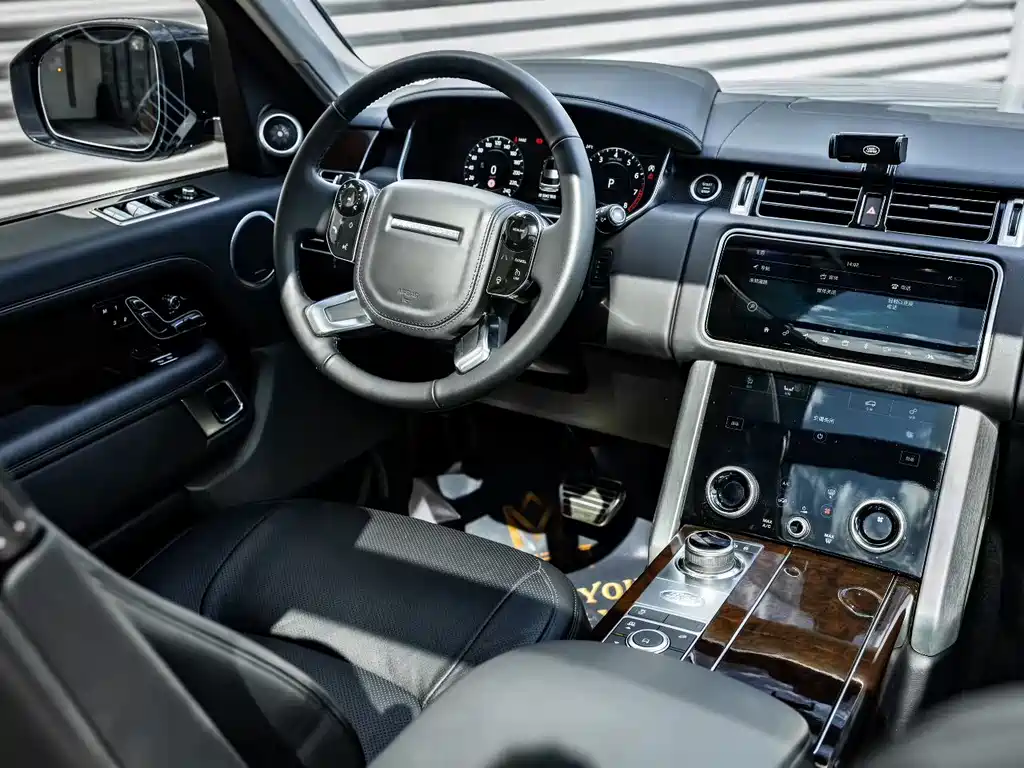 Land Rover Range Rover 2022 3.0 L6 400PS