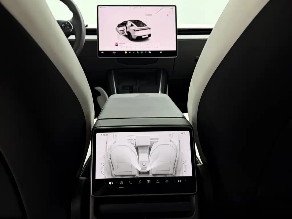 Tesla Model Y — миниатюра 10