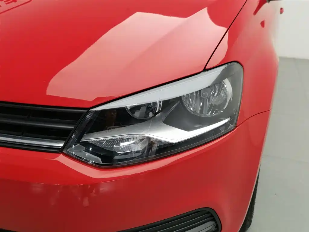 Volkswagen Polo 2014 1.4L MT