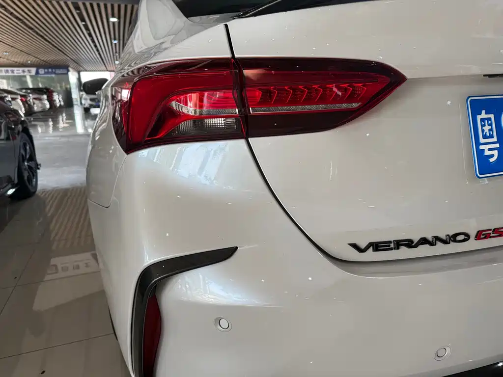Buick Verano — миниатюра 16