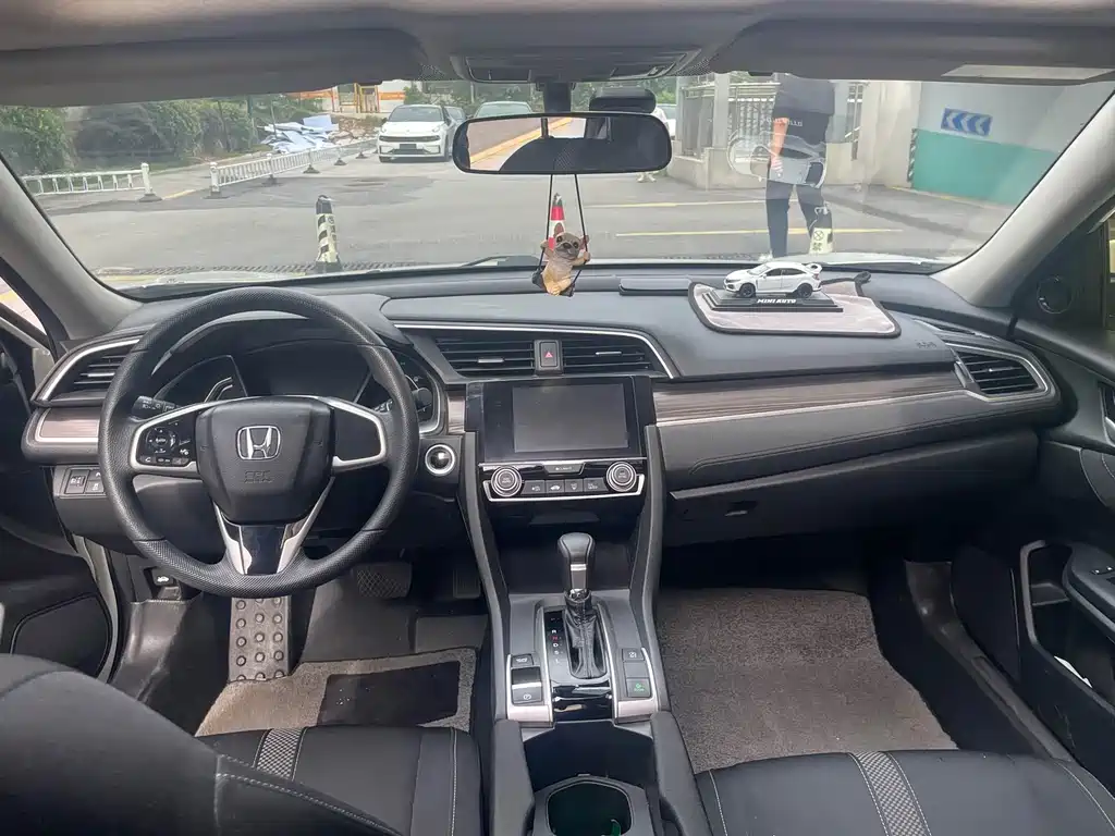 Honda Civic — миниатюра 10