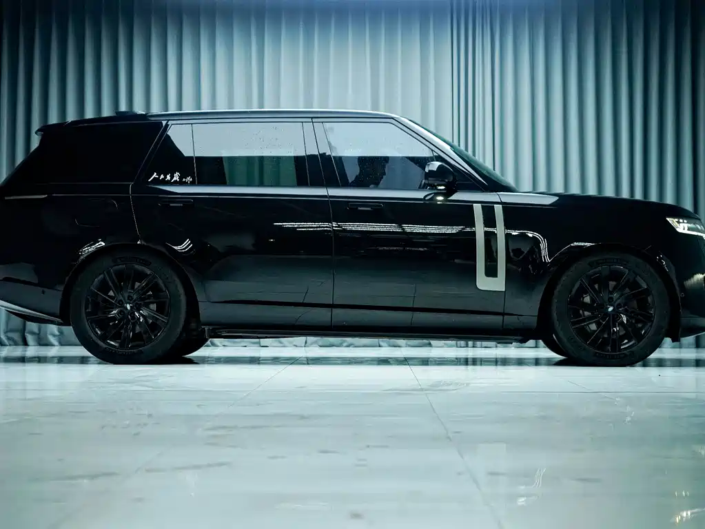 Land Rover Range Rover 2024 3.0 L6 400PS Long Wheelbase мест