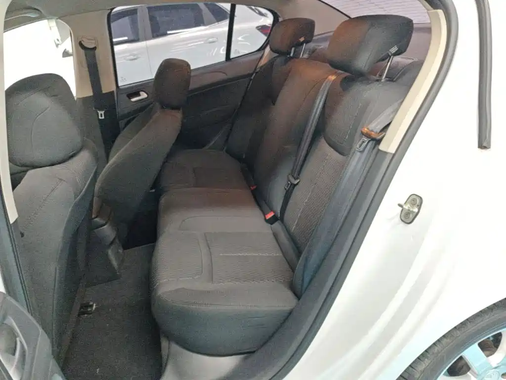 Peugeot 308 — миниатюра 17