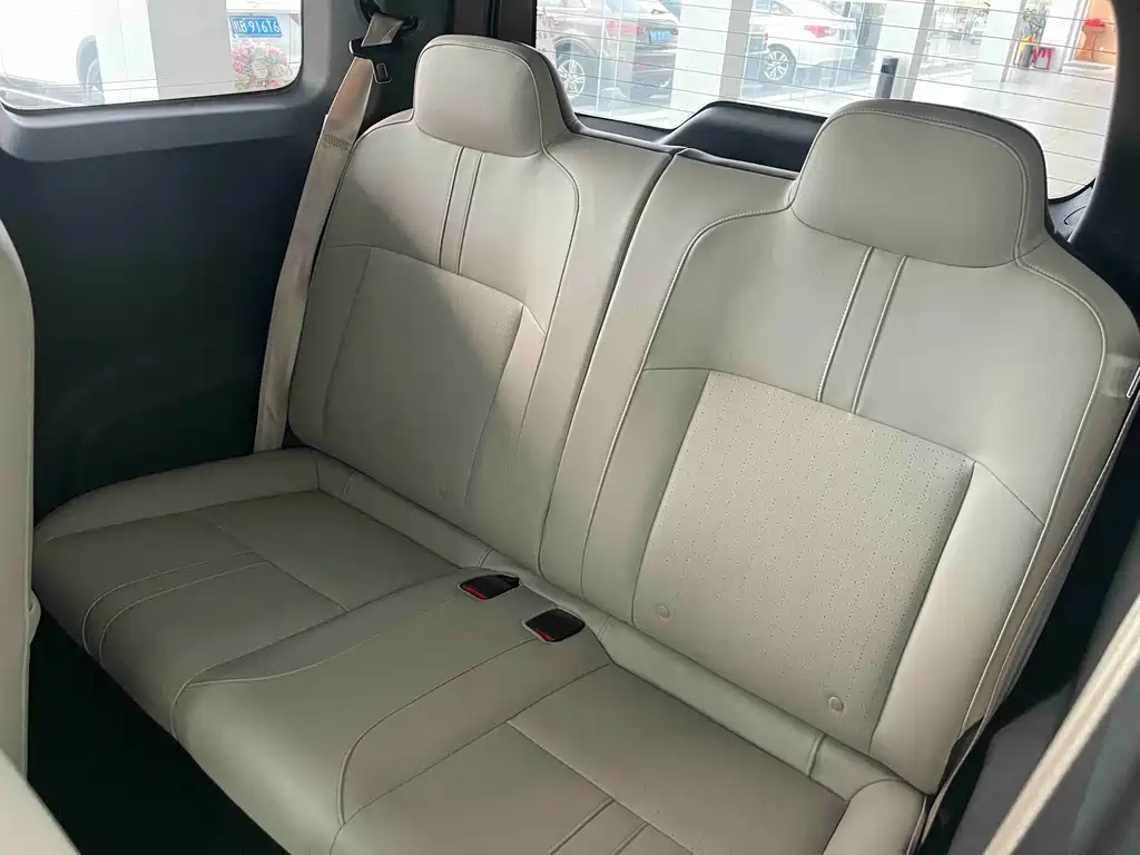 Baojun Yueye — миниатюра 14