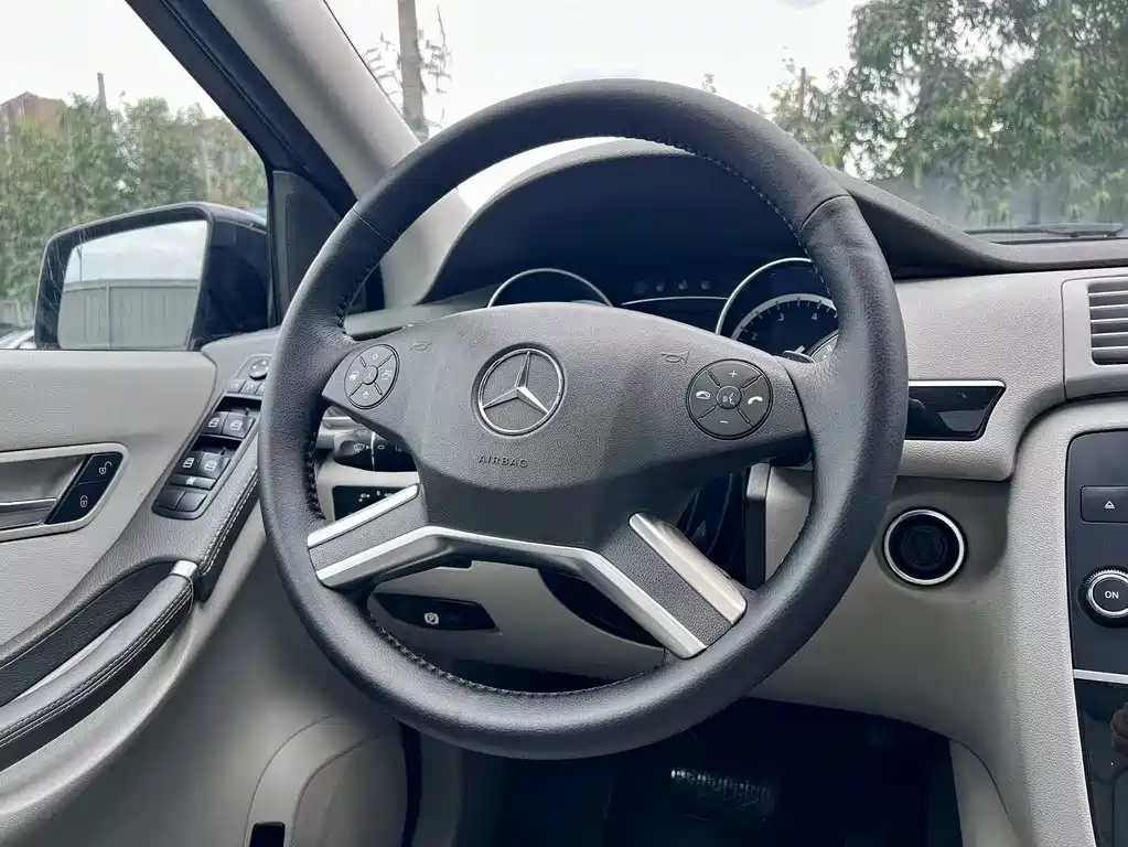 Mercedes-Benz R-Class — миниатюра 12