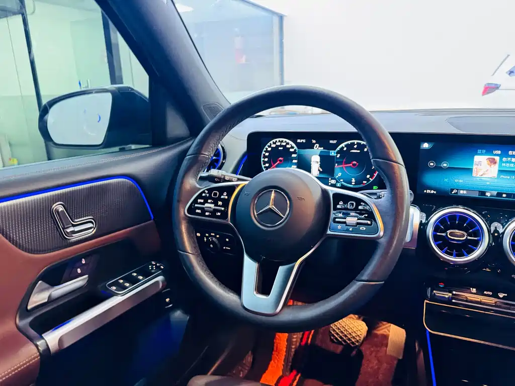 Mercedes-Benz GLB — миниатюра 14