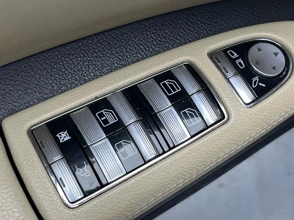 Mercedes-Benz S-Class — миниатюра 13