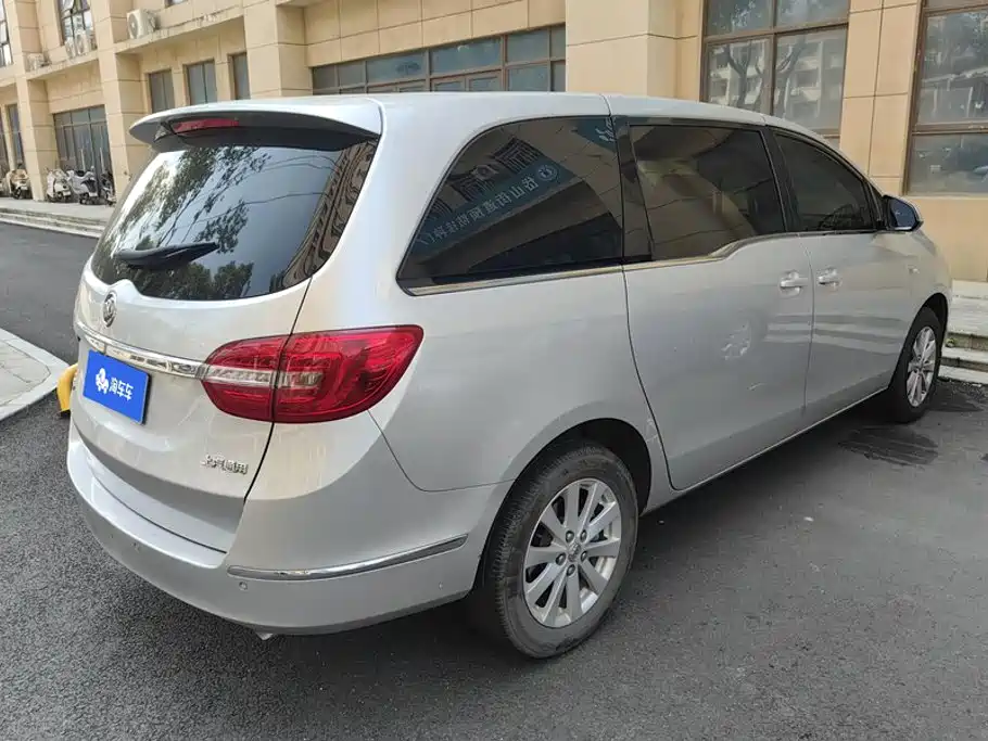 Buick GL8 — миниатюра 3