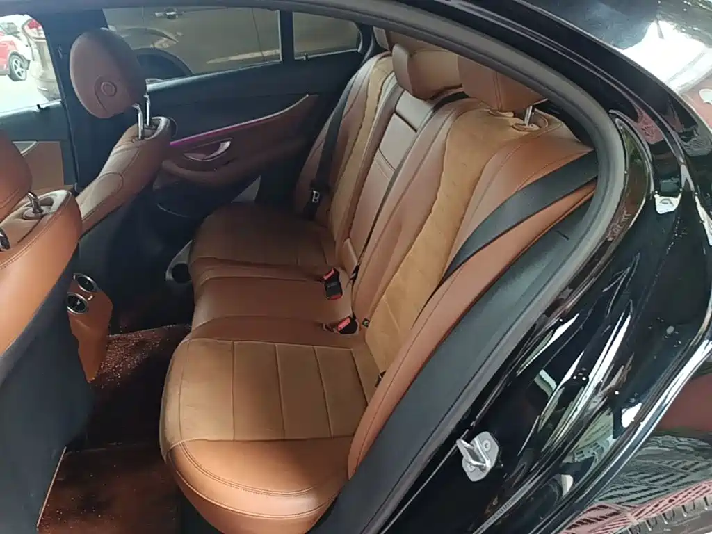 Mercedes-Benz E-Class — миниатюра 17
