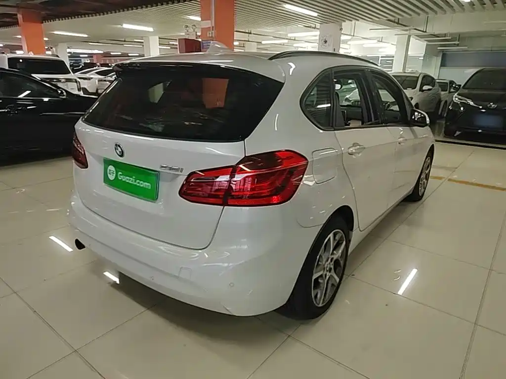 BMW 2 Series Active Tourer (Import) — миниатюра 7