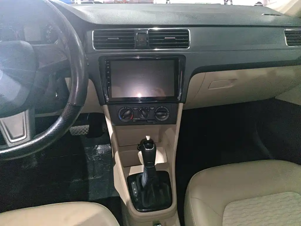 Skoda Rapid — миниатюра 13