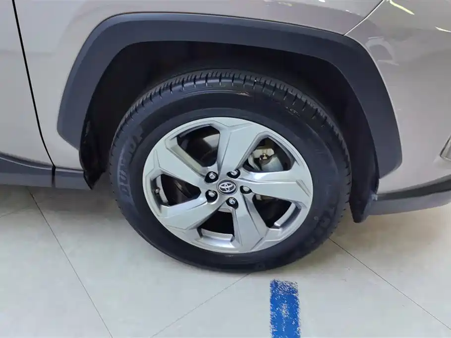 TOYOTA RAV4 RONGFANG