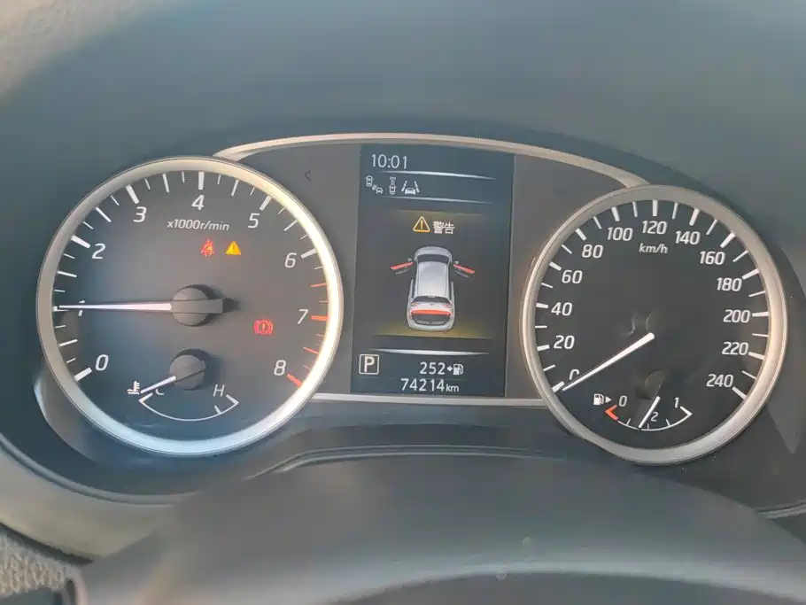 Nissan Tiida — миниатюра 14