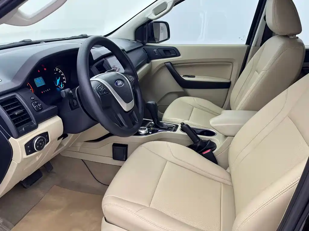 Ford Everest — миниатюра 4