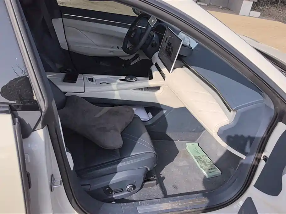 ZEEKR EXTREME KRYPTON 001