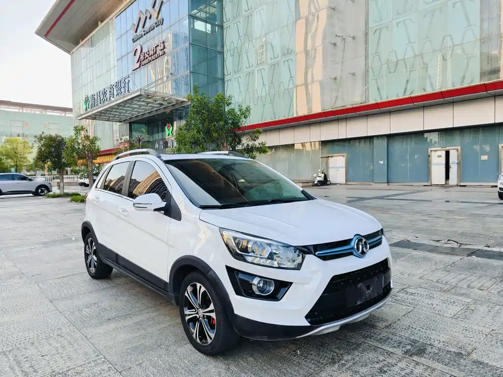 BAIC New Energy EX — миниатюра 8