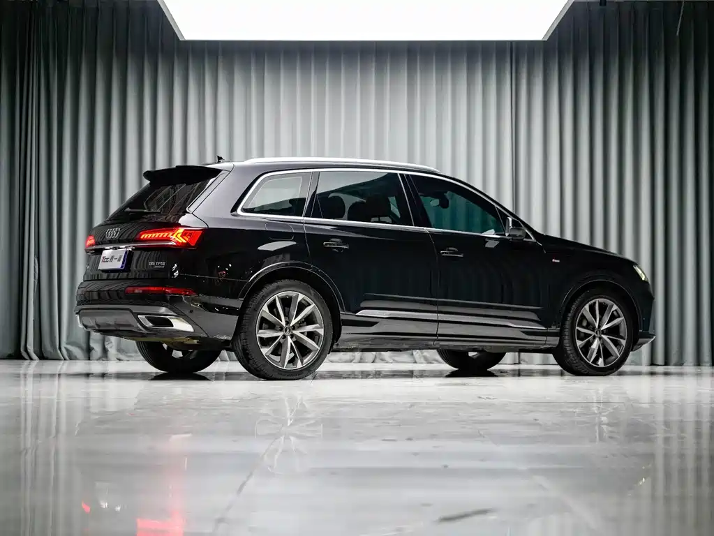Audi Q7 — миниатюра 9