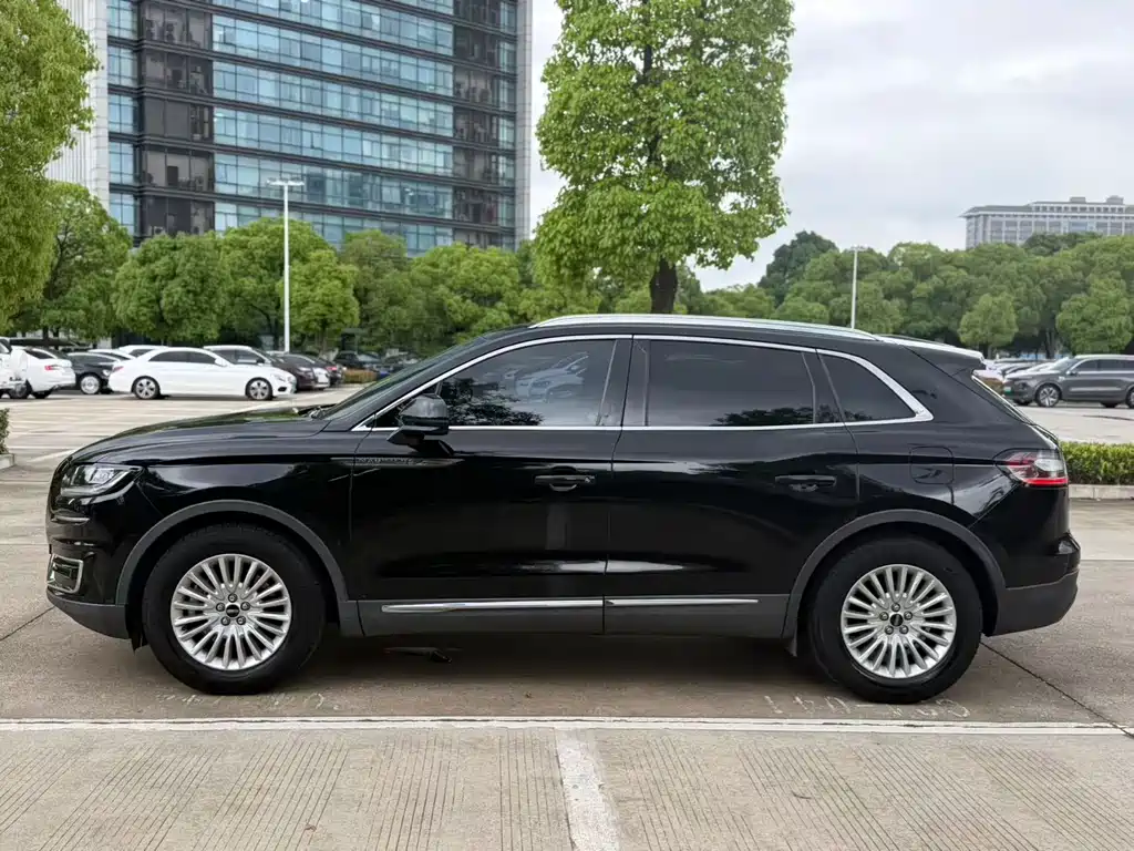 Lincoln Nautilus 2019 2.0T V