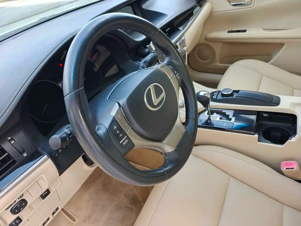 Lexus ES — миниатюра 7