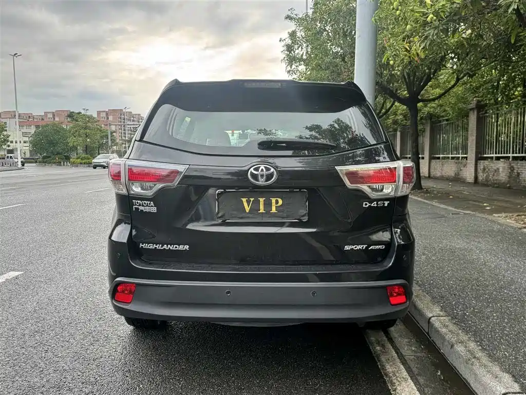 Toyota Highlander 2015 2.0T Luxury 7 мест