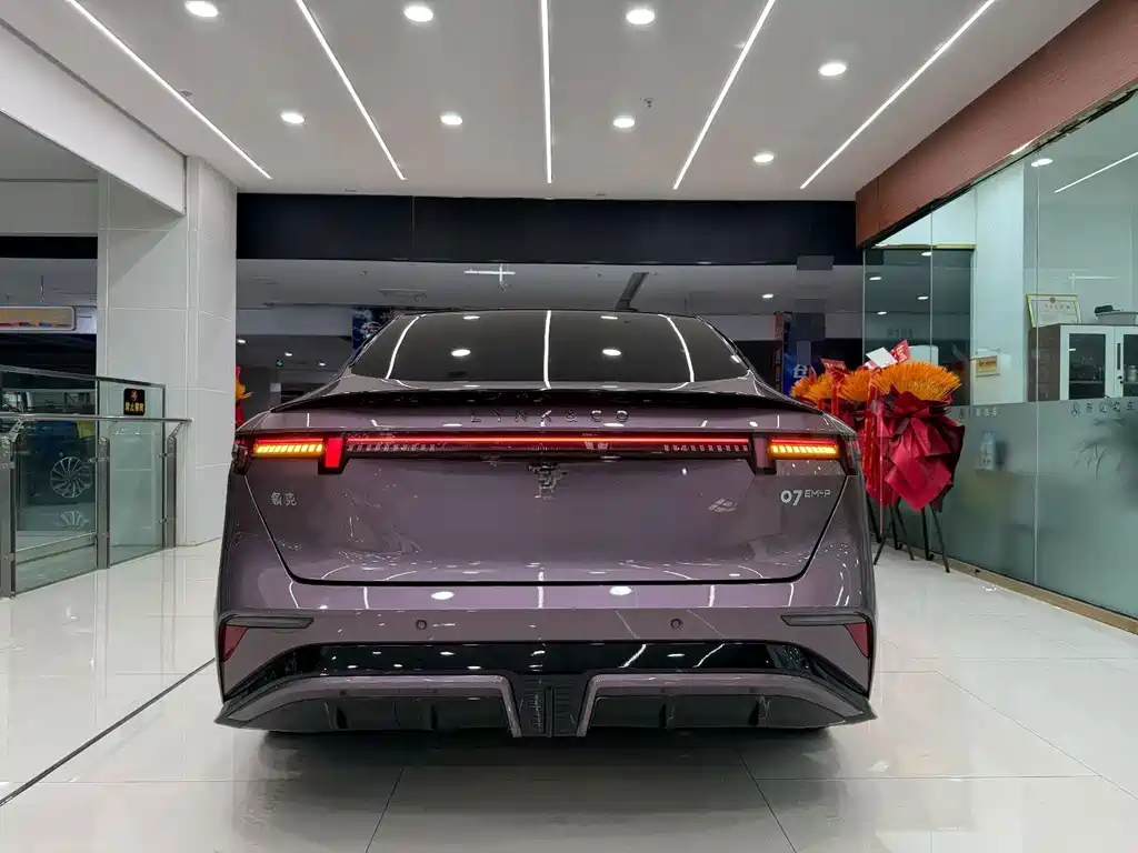 Lynk & Co 07 EM-P — миниатюра 5