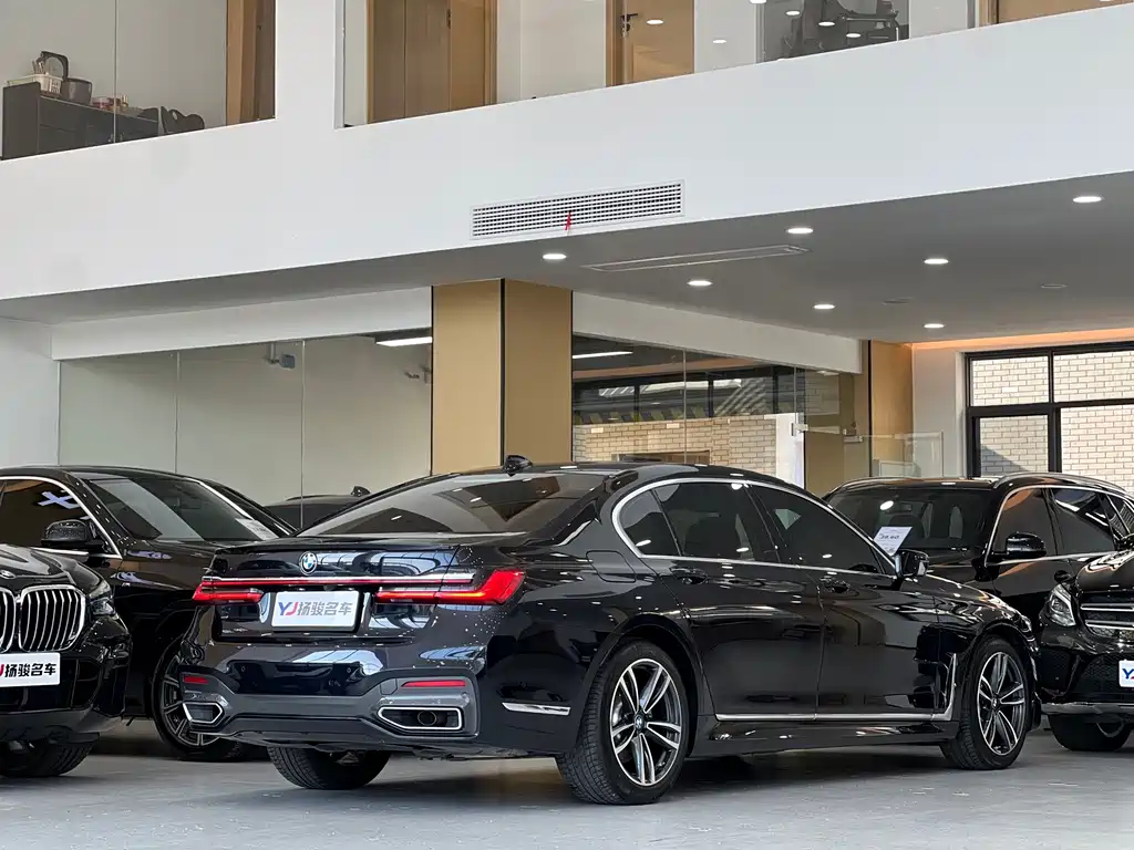 BMW 7 Series — миниатюра 3