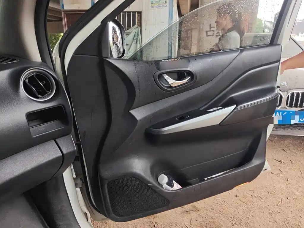 Nissan Terra — миниатюра 18