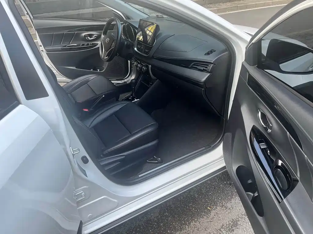Toyota Yaris L — миниатюра 11