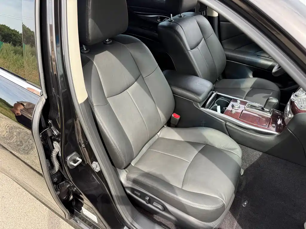 Infiniti Q70 — миниатюра 14