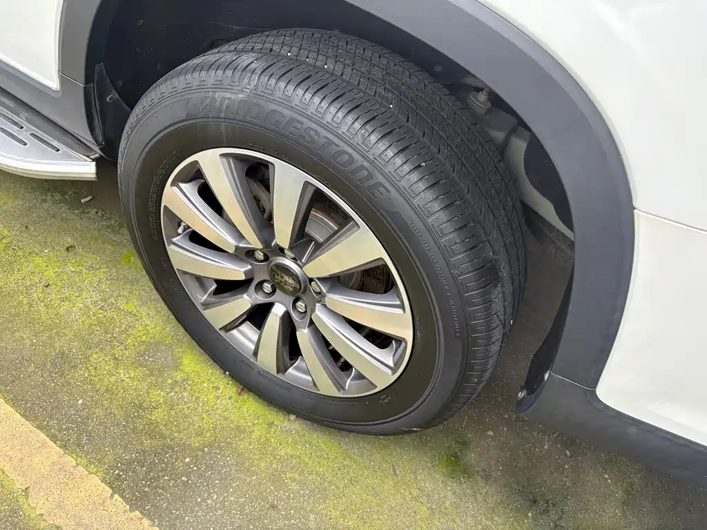 Roewe RX8 — миниатюра 5