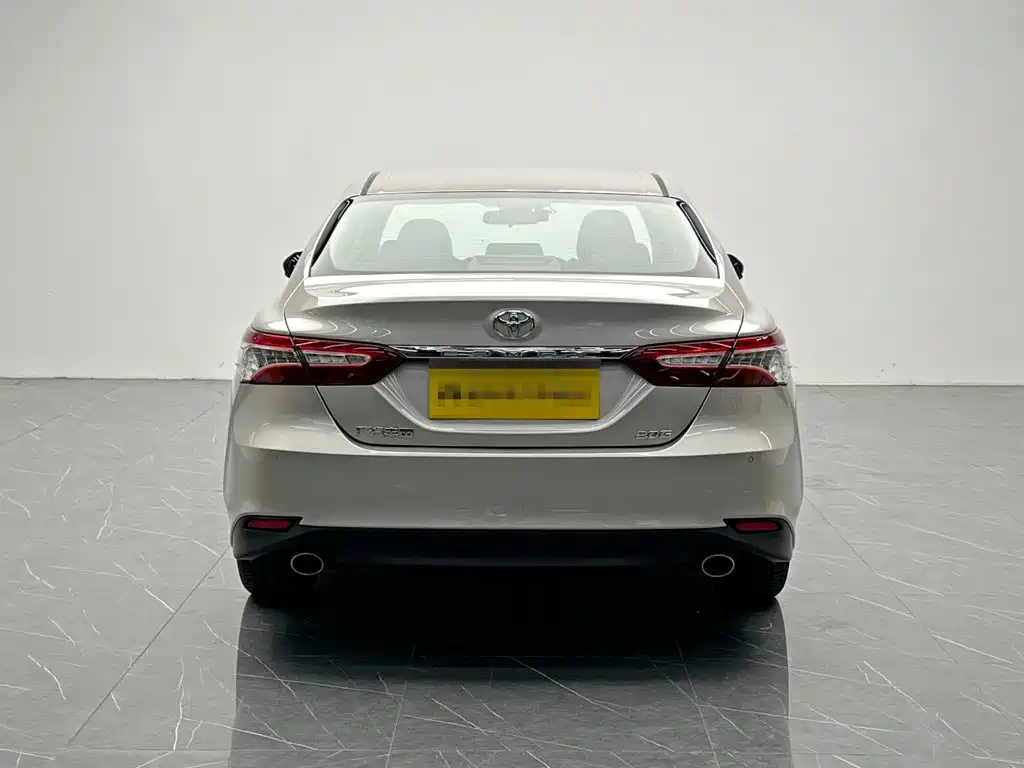 Toyota Camry — миниатюра 5