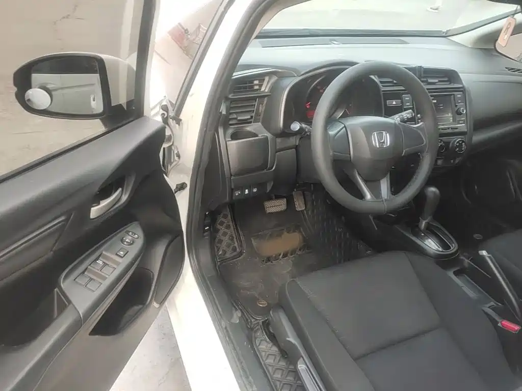 Honda Fit — миниатюра 16
