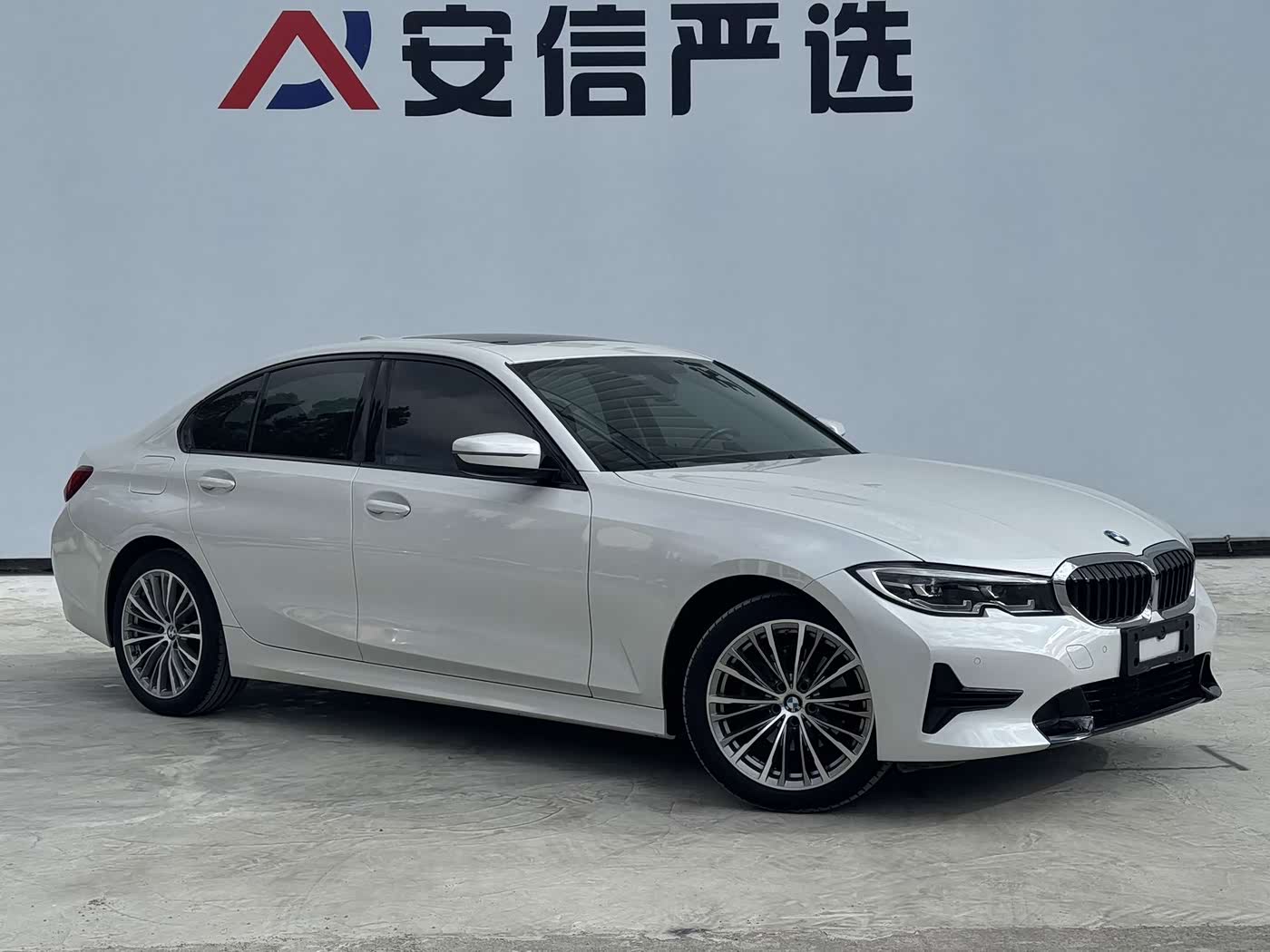 BMW 3 Series 2.0 л 2022 г. Белый, пробег 30000 км