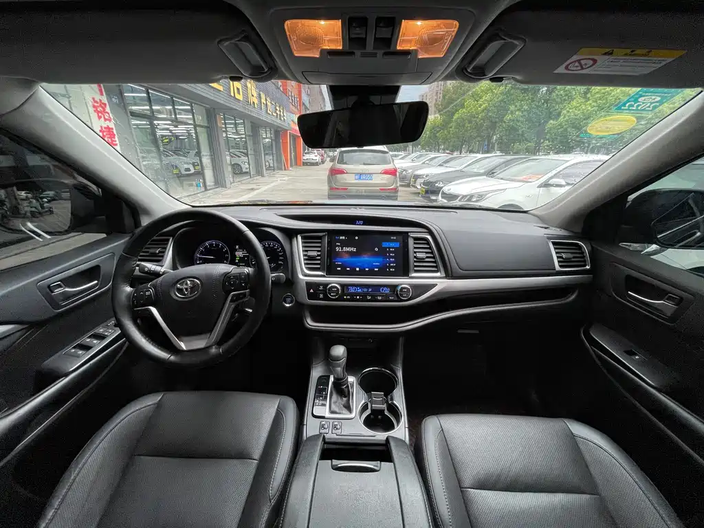 Toyota Highlander 2018 2.0T Luxury 7 мест VI
